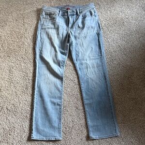 Lucky Brand Women’s Light Wash Straight Jeans